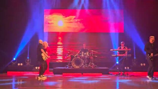 НА ТЕПЛОХОДЕ МУЗЫКА ИГРАЛА