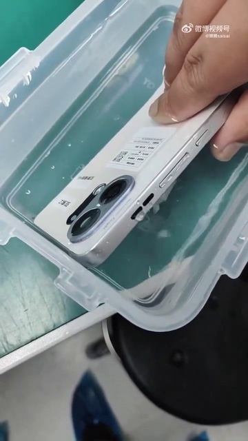 Игровой смартфон OPPO K13 TURBO PRO с турбиной охлаждения и влагозащитой