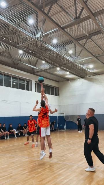 баскетбол в Технологическом. Молодой Джордан