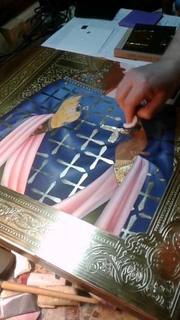 🌟Нанесение сусального золота на одеяние святого Вадима Персидского.#икона #иконопись #золочение #пра