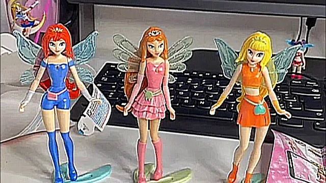 Феи винкс перезапуск  (9 сезон) фигурки из киндер сюрприза Блум Стелла и Флора