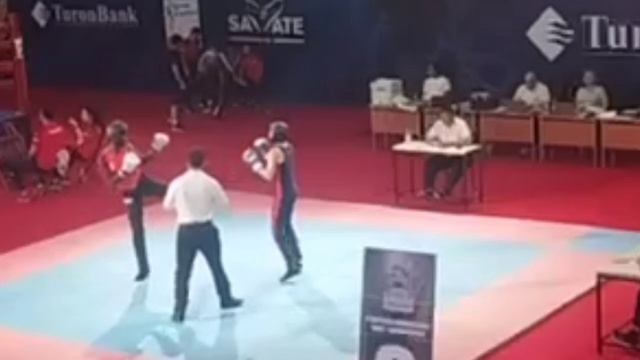 Бой против чемпионки мира из Франции.