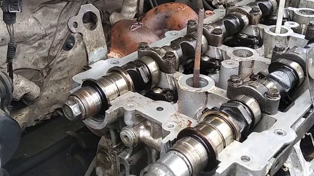 ПРОТОЧКИ В ПОРШНЯХ ПОД КЛАПАНА  Chery Fora (A21) ролик натяжитель нового образца