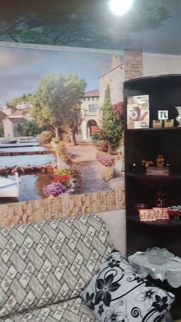 Картина на стене в зале обзор