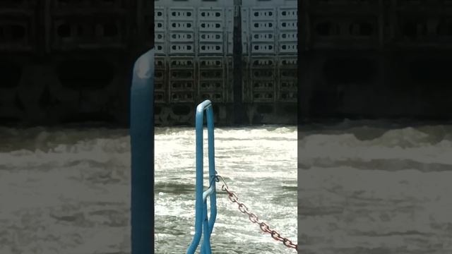 Шлюзование, от заполнения камеры до открытия ворот.