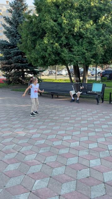 🎶 Tiny Dancer, Little Musician – A Street Performance That Stole My Heart!