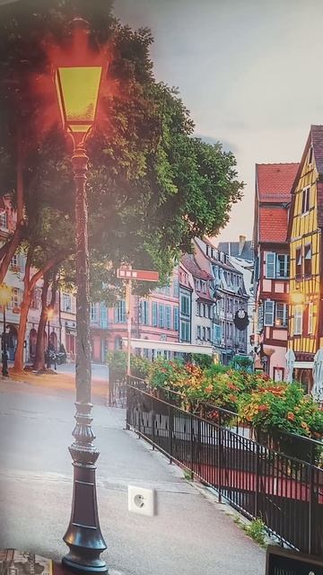 Обзор большой картины на кухне на стене