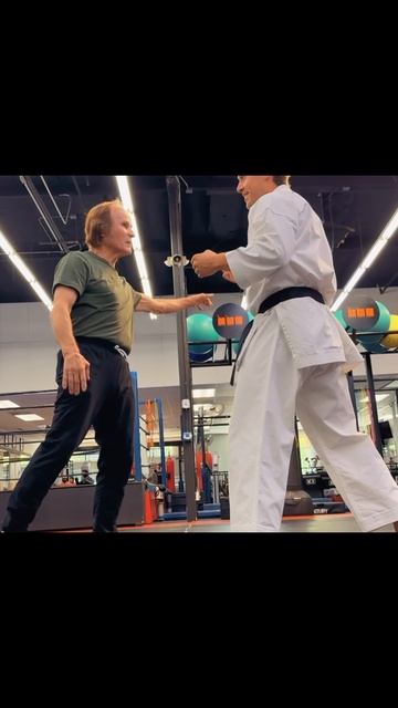 Бенни Уркидес Не своди с меня глаз!