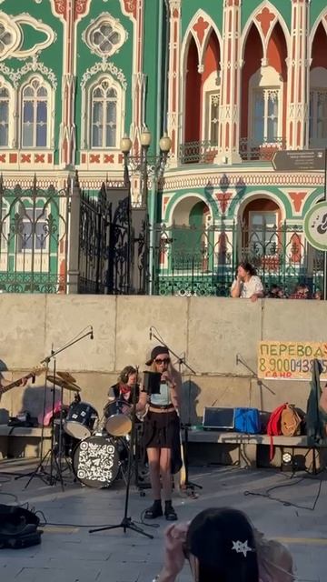 Улица. Мерещится