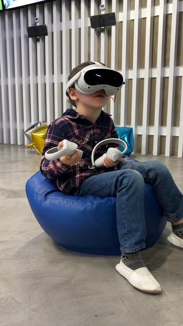 5 причин отметить День Рождения у нас! #mirvr #shorts