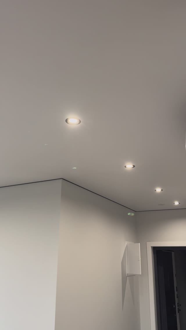 Имитация теневого примыкания потолка к стене