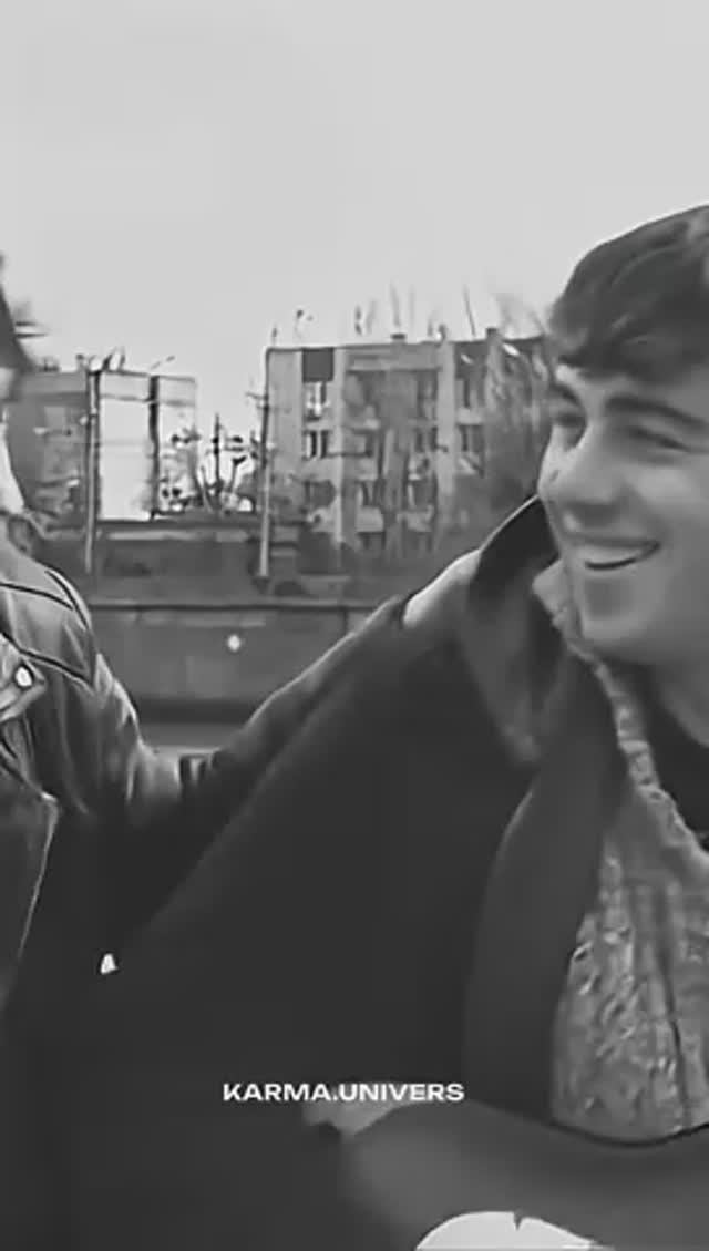 Виктор Робертович Цой и Сергей Сергеевич Бодров наконец-то встретились! )