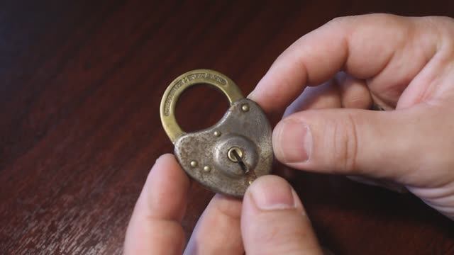 Навесной замок 