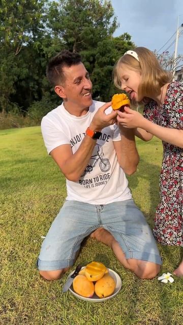 Как правильно разрезать манго! Знали?!  #манго #пп #диета #фрукты #тайланд #папа #многодетныйотец