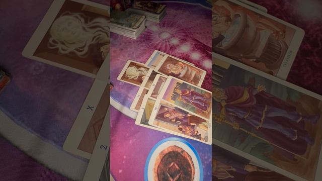 4 дамы по знаку зодиака,что будет происходить 🧐