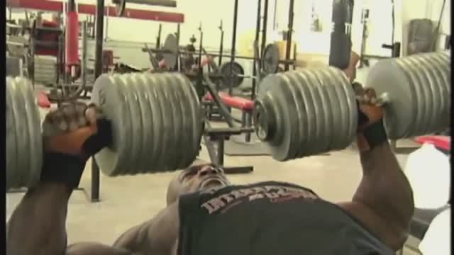 Убойная тренировка плеч от Ронни Колемана