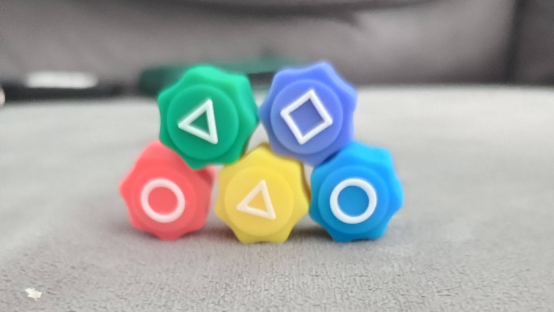 Играю в 99 ночей в лесу с братом