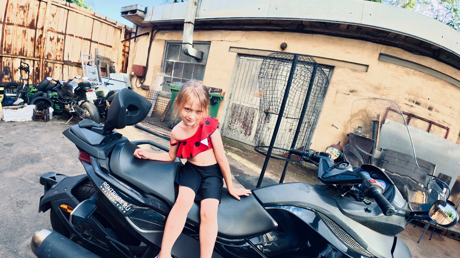 Обычный выходной, обычной семьи)