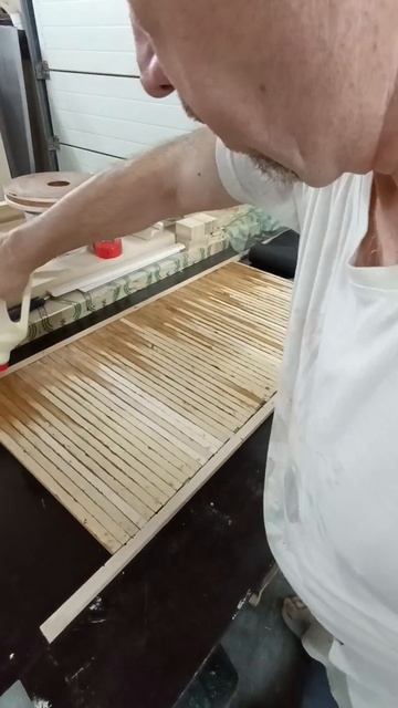 Декоративный чехол на бутилированную воду (бутыль 19л) из обрезков фанеры