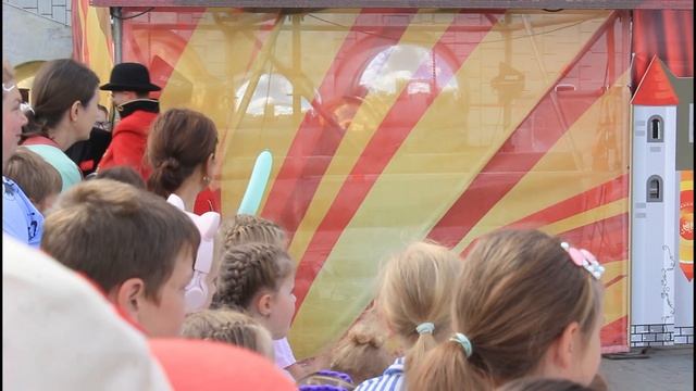 Фестиваль уличных театров Флюгер