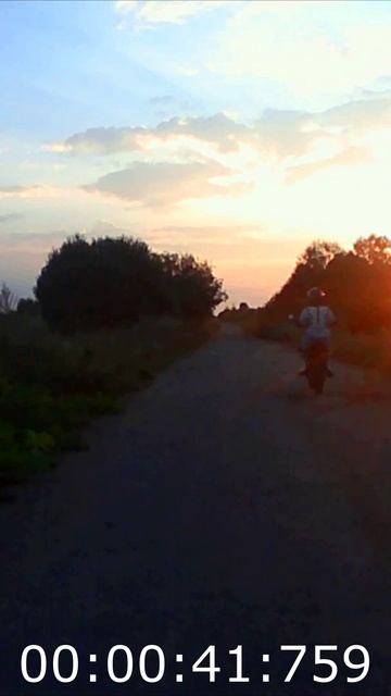 Вероника мчит.