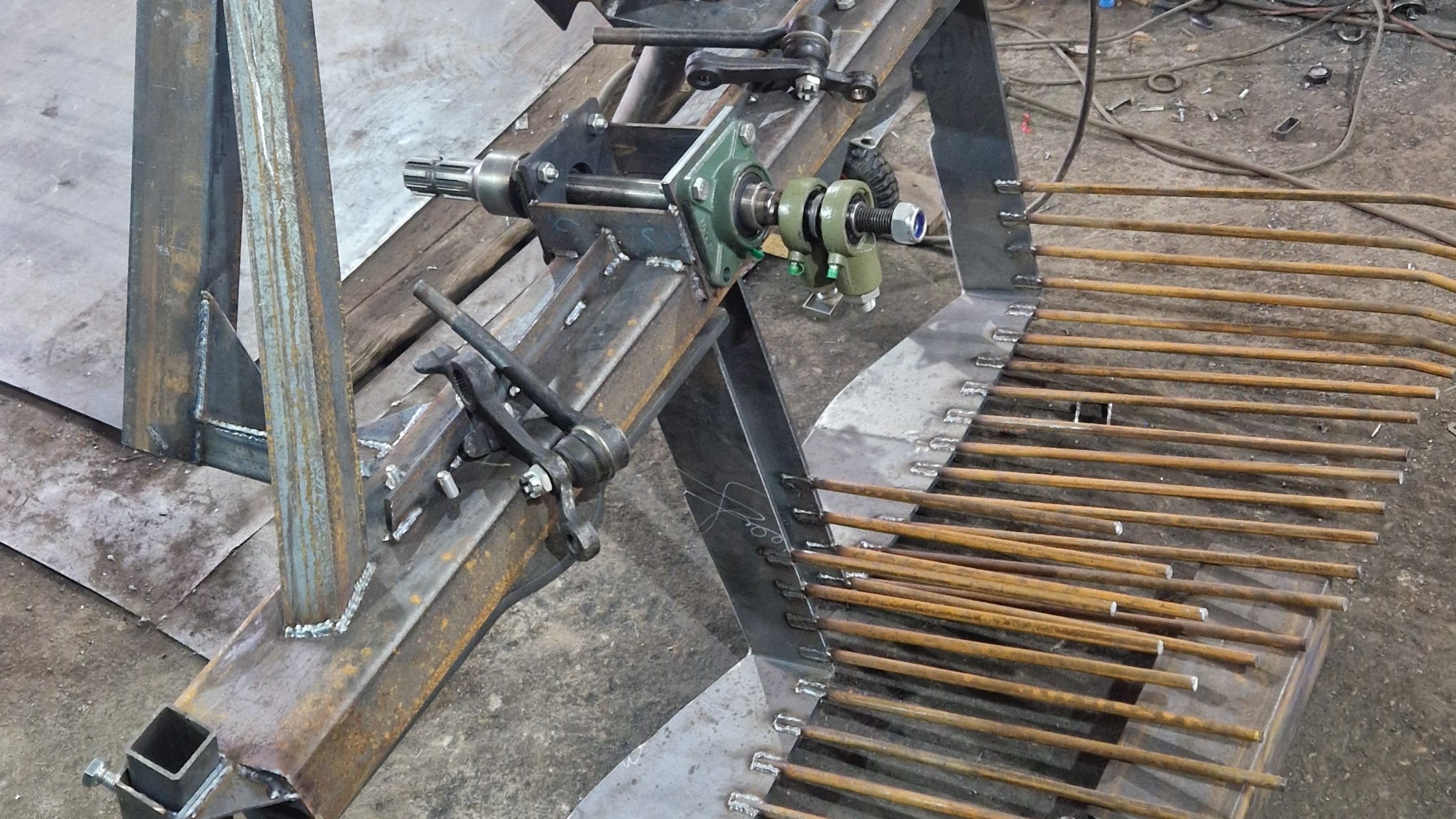 Двухрядная картофелекопалка 