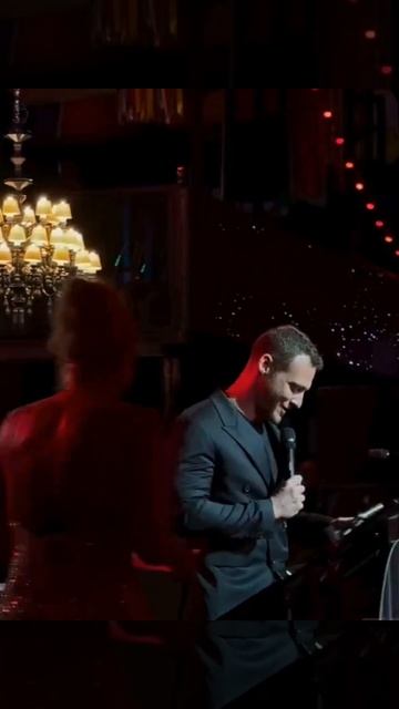 Керем Бюрсин. Получение награды на гала-вечере Starlite в Марбелья 10.08.2025❤