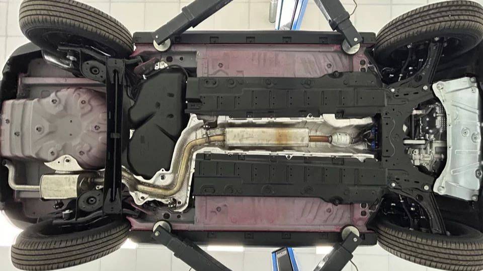 Бензобак и выхлопная система Lada Iskra