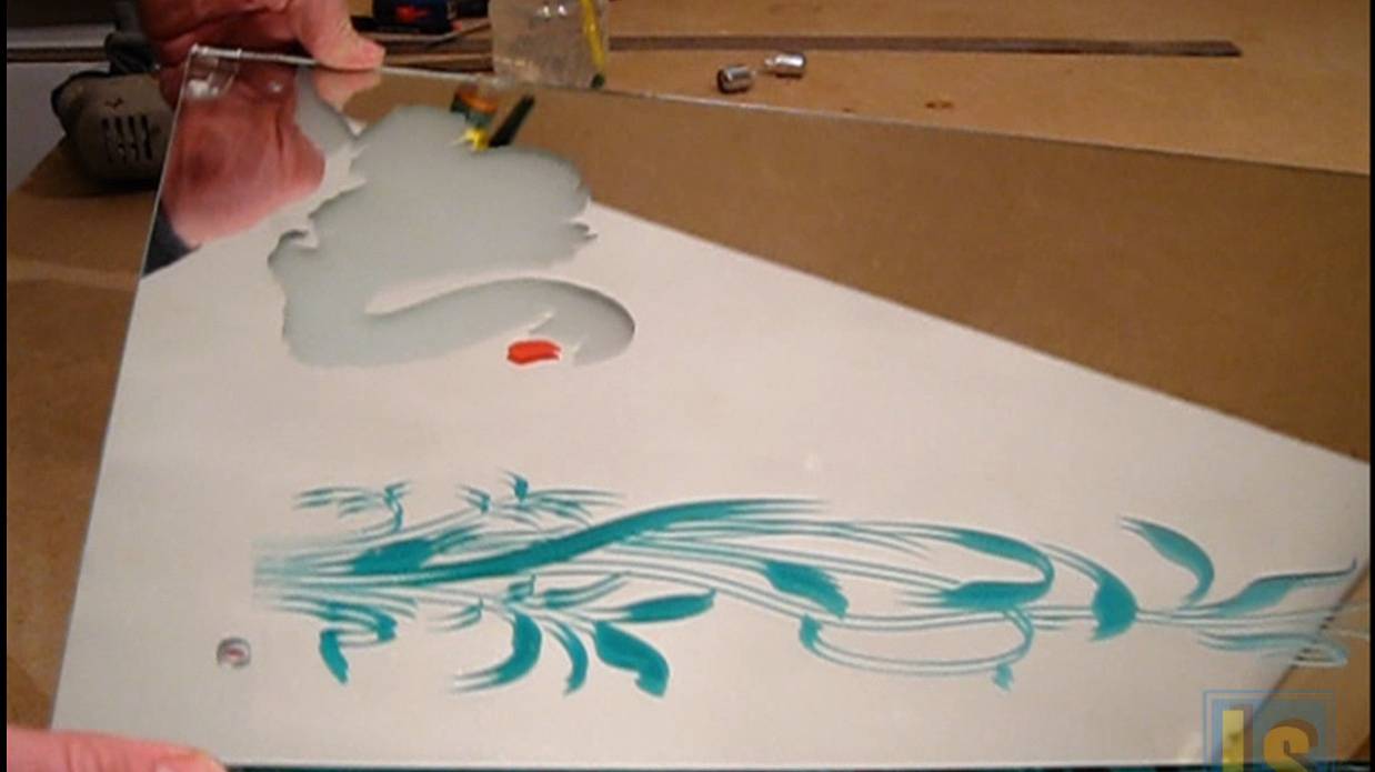 Инструкция по матированию стекла пастой.