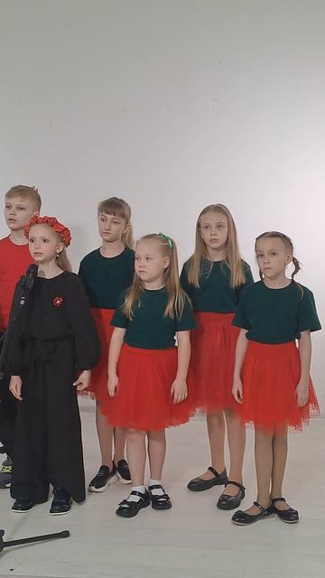 Красные маки