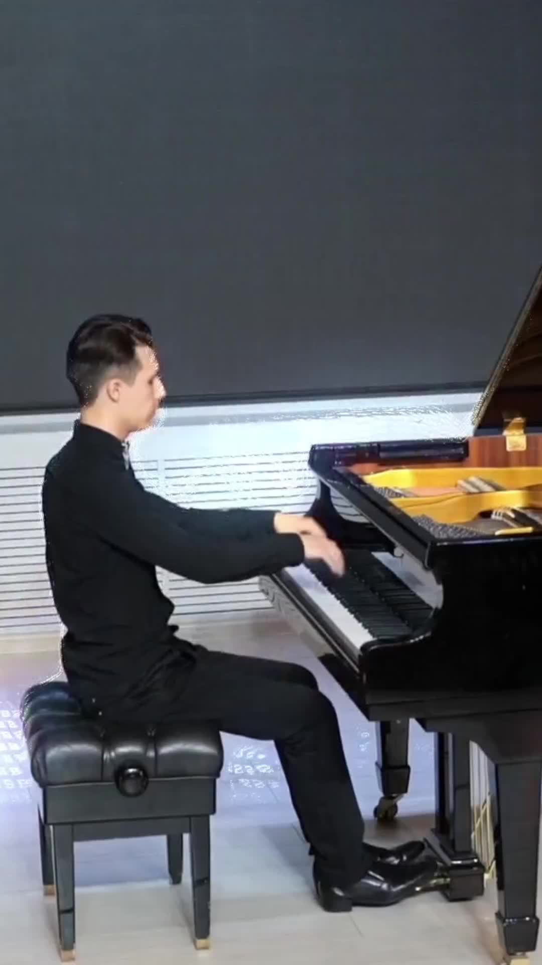 Даниэль Ильясов