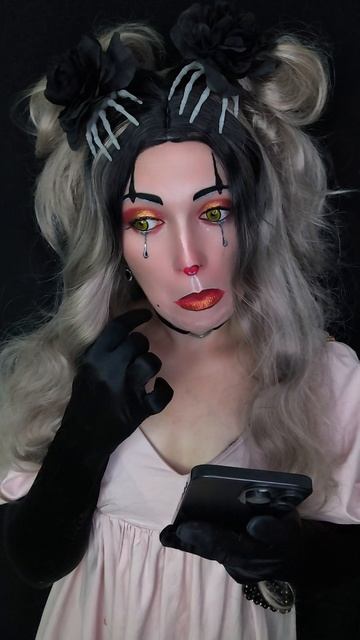 Асия в Зазеркалье