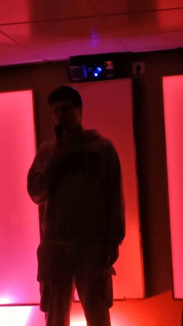 Кира в караоке.
Круиз по Волге,, Валерий Чкалов