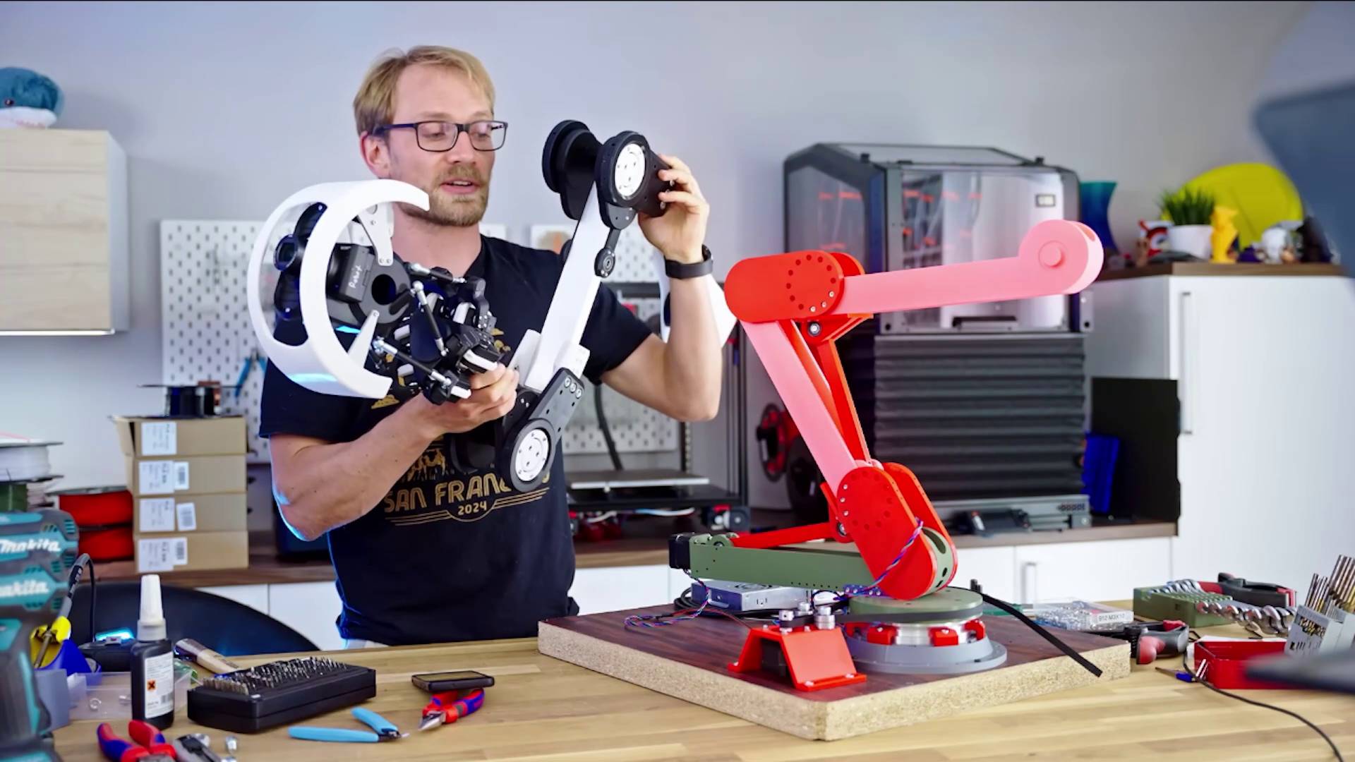 Тестируем способы создания дешевой роботизированной руки