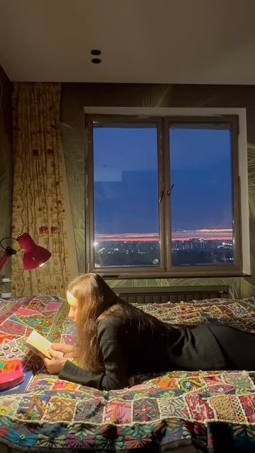 Чтение развивает способность к концентрации! Но если с фокусом проблемы, то нужна медитация)