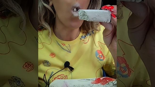 Асмр хруст//Хрустящий Пиленый брусочек//Изделия из мела и глины 😋