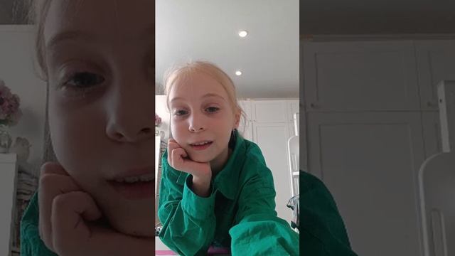 всем привет с вами Миликайли.rbx!
И сегодня я вам сделаю урок шпаргалок для 2 класса.