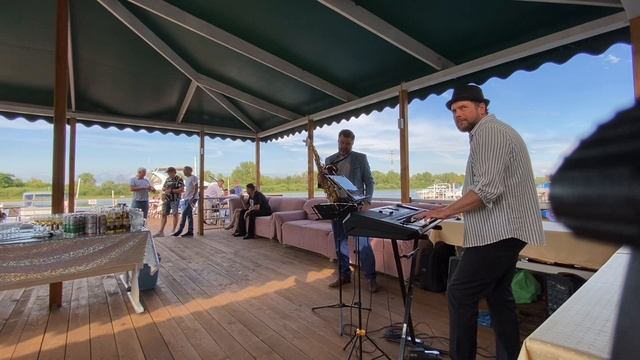 “Doxy”. 🎷🎹