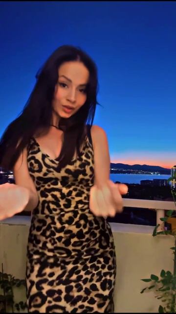 Ирина танцует💃под песню 