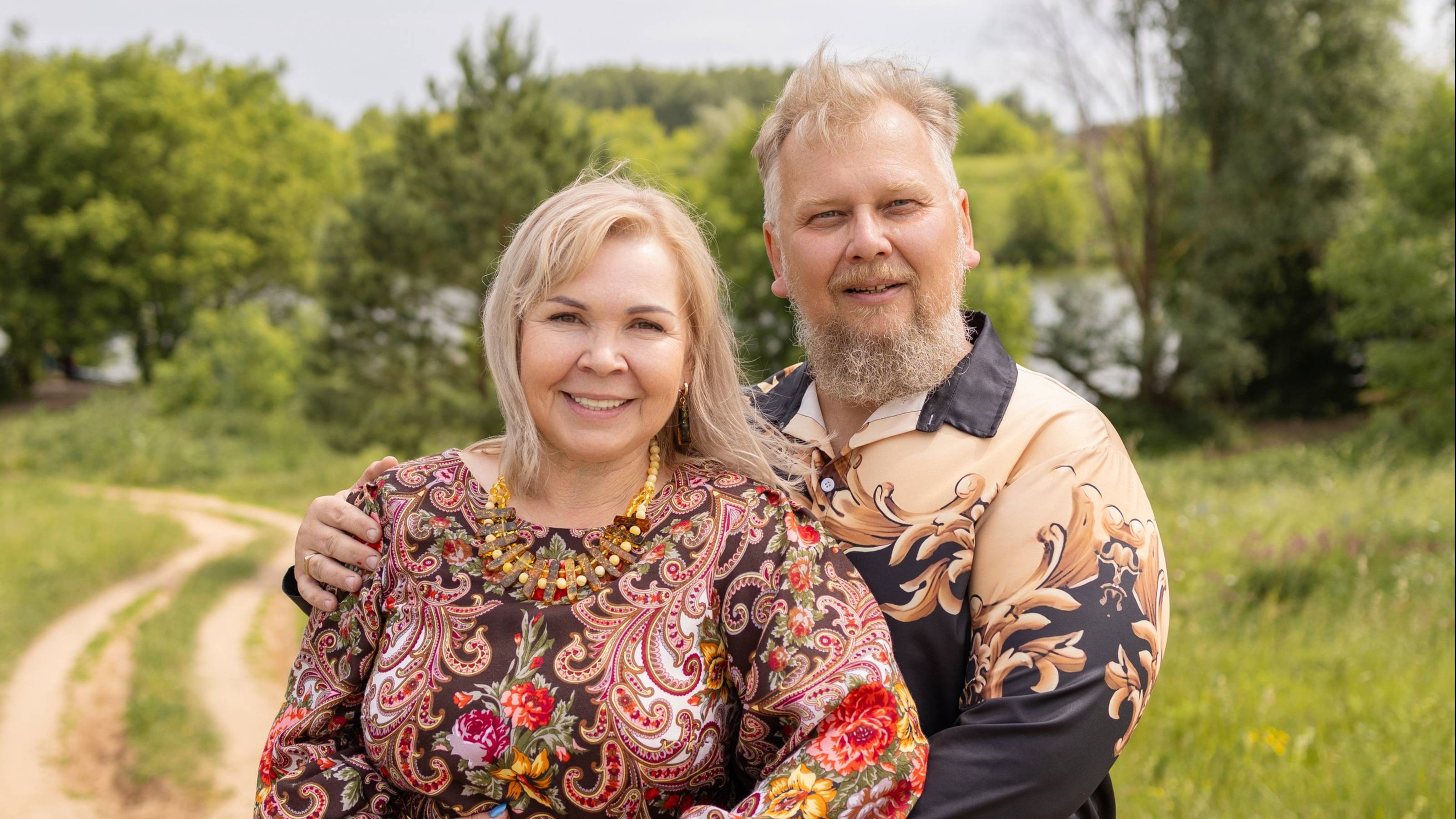 Осень. автор Лада Буланова, исполняет Игорь Ляпахин