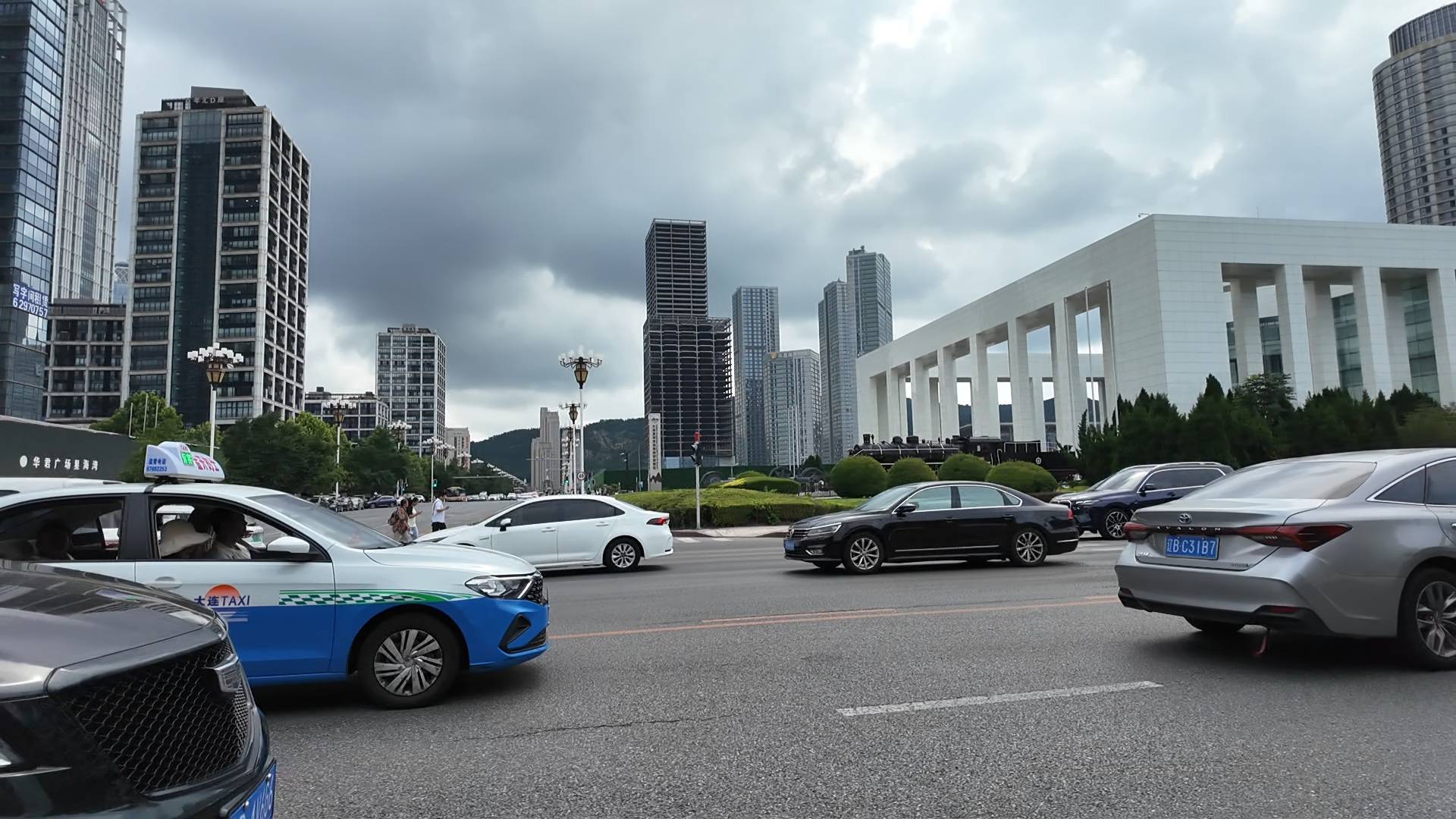 Далянь прогулка по улице Суня Ятсена Sun Yat Sen площадь Синхай океанариум Шэн Я Шенья Shengya 2025