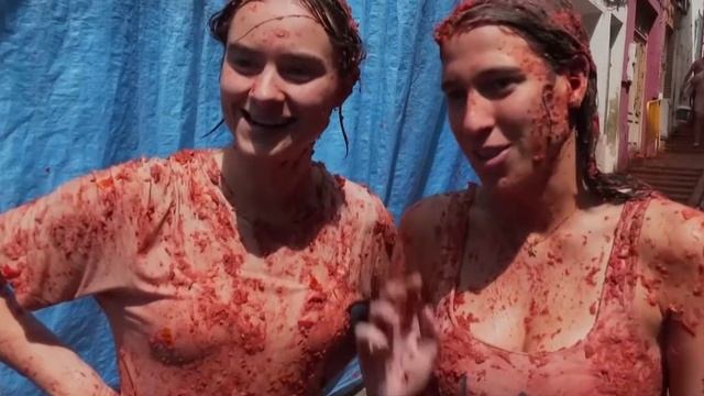 Ежегодная томатная битва вернулась в Буньоль