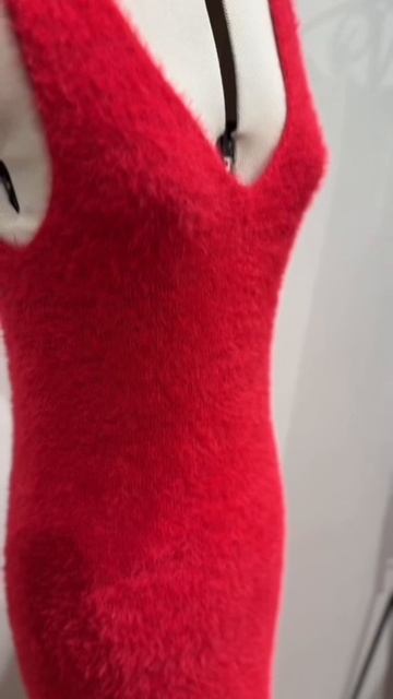 Красное платье - новинка 2025