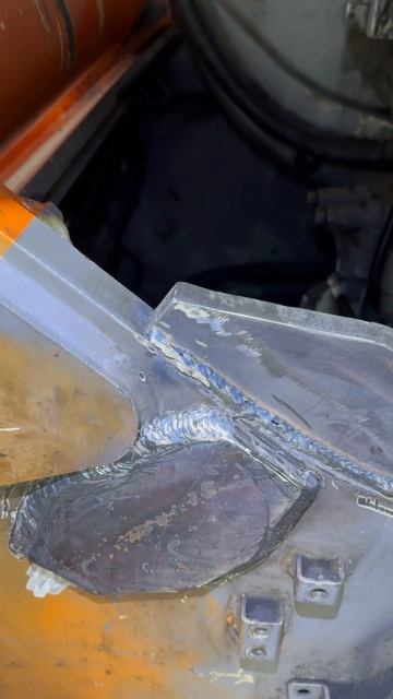 Сварка стрелы Hitachi