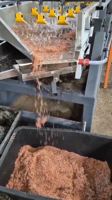 Переработка медного кабеля на водном сепараторе.