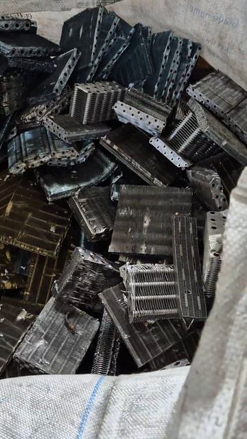 Добыча МЕДИ из радиатора кондиционера | Процесс переработки | Satisfying Recycling