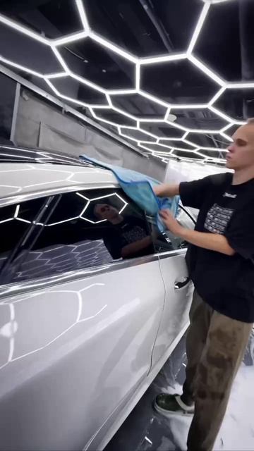 Мерс моется