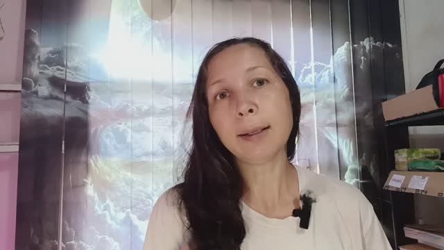 Тишина. Мир остановился. 
Silence. The World Has Stopped.