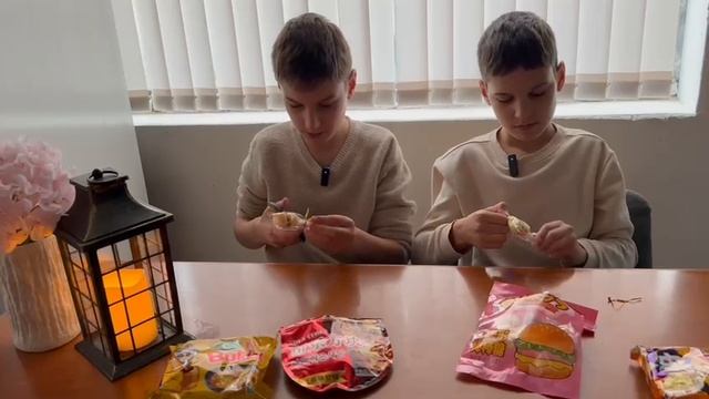 Пробуем корейские и китайские вкусняшки #корейская еда #еда #челендж #вкусно #мукбанг