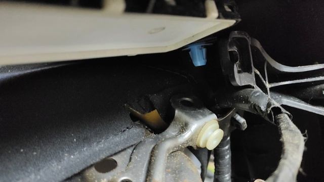 Разбор Тойота Ленд Крузер Прадо 150 рестайлинг для самостоятельной установки авточехлов